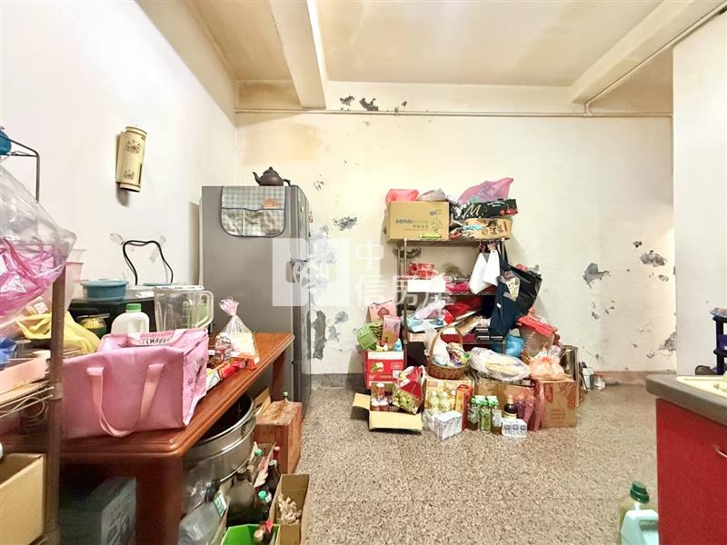 烏日高鐵旁低總價懷舊透天房屋室內格局與周邊環境