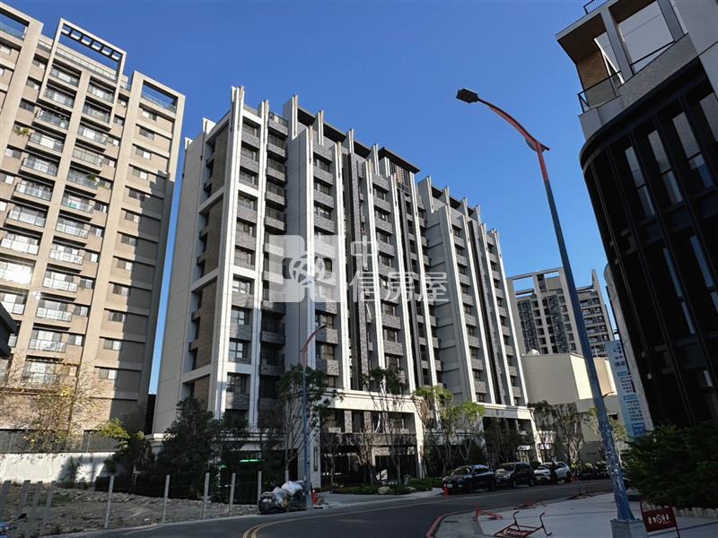 泓瑞順世代兩房兩衛平車房屋室內格局與周邊環境
