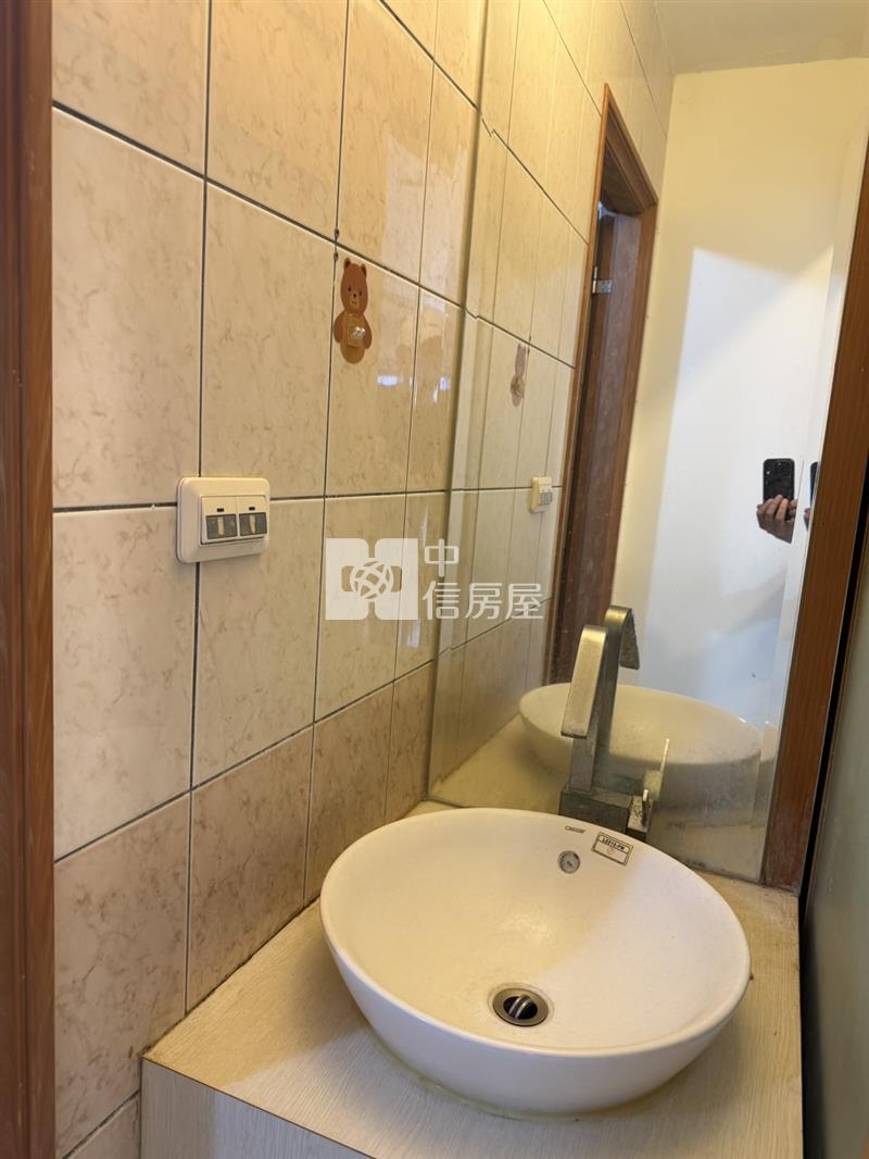 歐洲皇宮山景華廈房屋室內格局與周邊環境