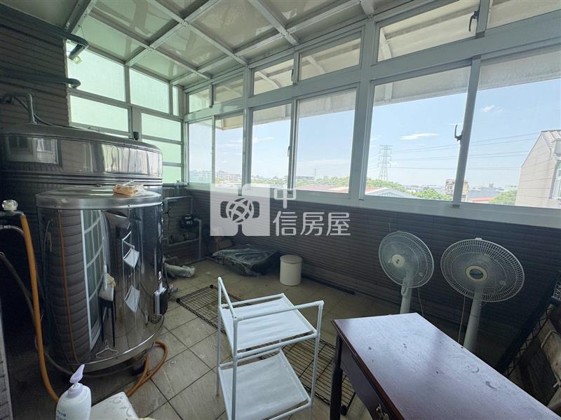 近龍安商圈獨棟大地坪透天（可停3車位）房屋室內格局與周邊環境