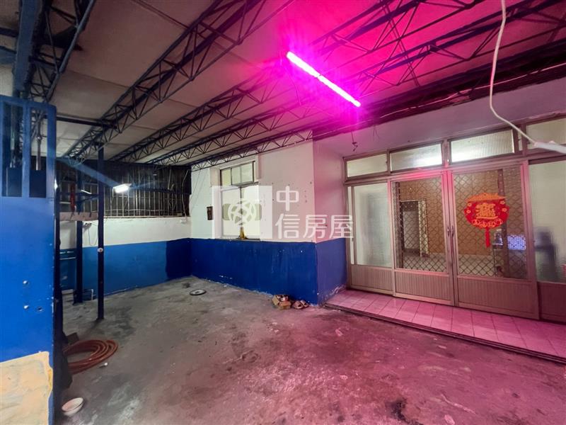 產業園區大面寬大地坪平房房屋室內格局與周邊環境