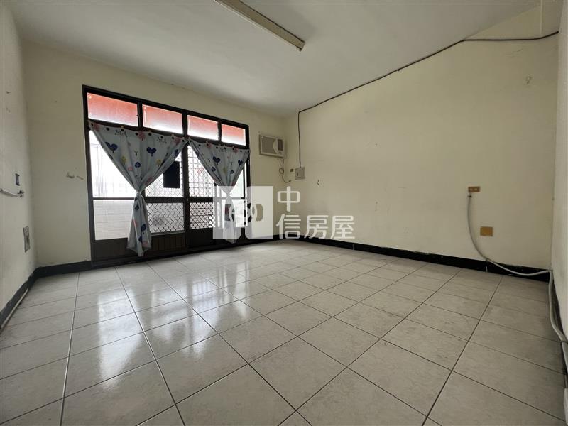 屏東房屋-龍泉金雞母透天房屋室內格局與周邊環境