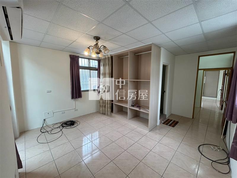 斗六近保長國小大面寬邊間透天房屋室內格局與周邊環境
