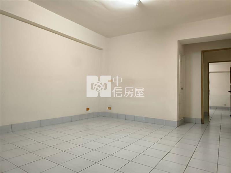 斗六鎮南公教華廈房屋室內格局與周邊環境