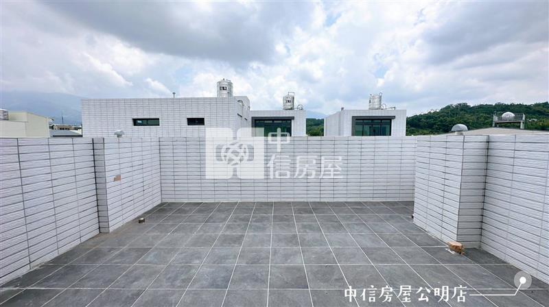 竹崎近85度C全新車庫別墅房屋室內格局與周邊環境