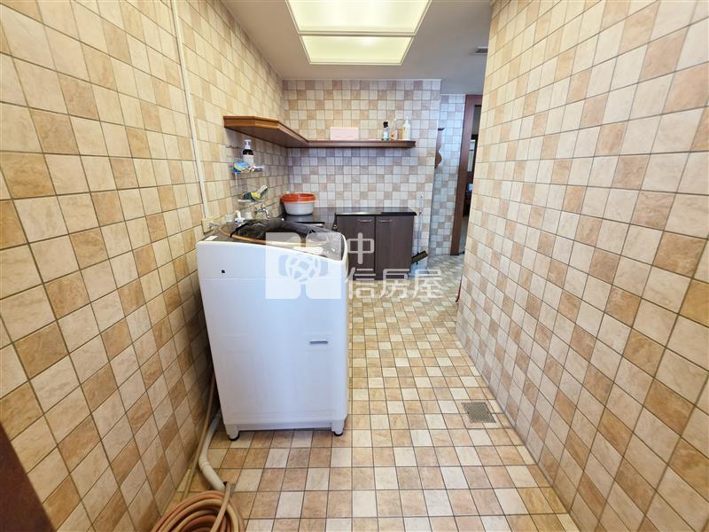 天之驕子百坪4套房3平車(事故屋)房屋室內格局與周邊環境
