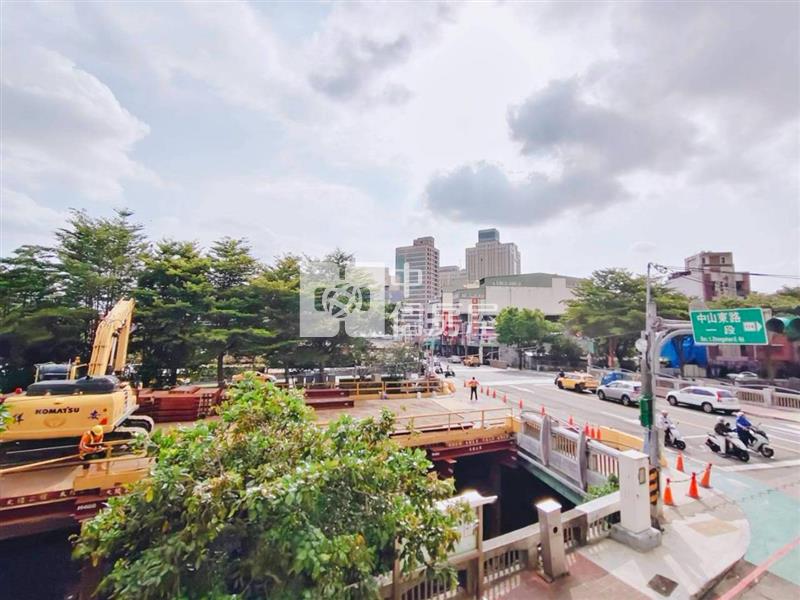 中壢火車站三角窗金店面房屋室內格局與周邊環境