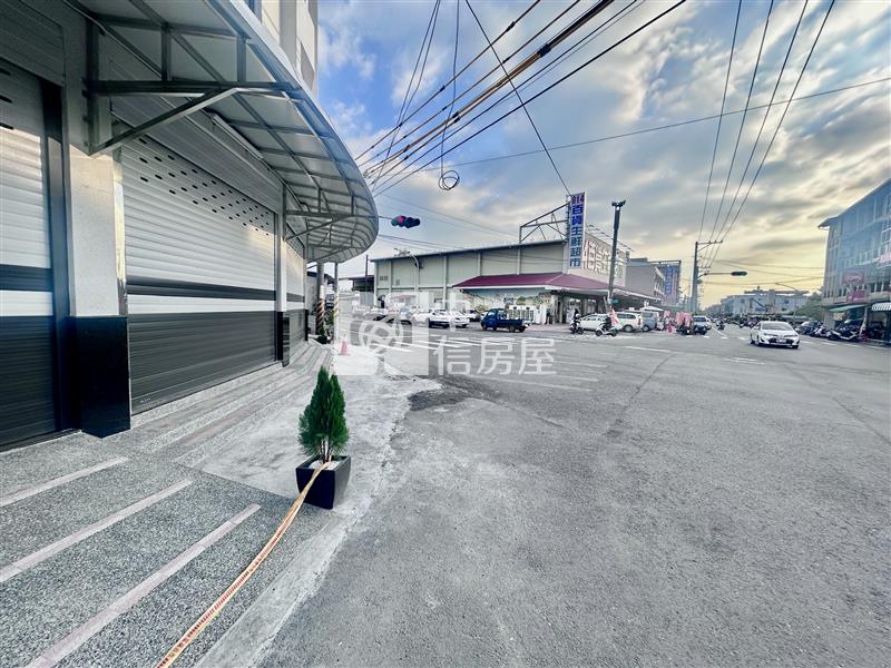 814三角窗店面房屋室內格局與周邊環境