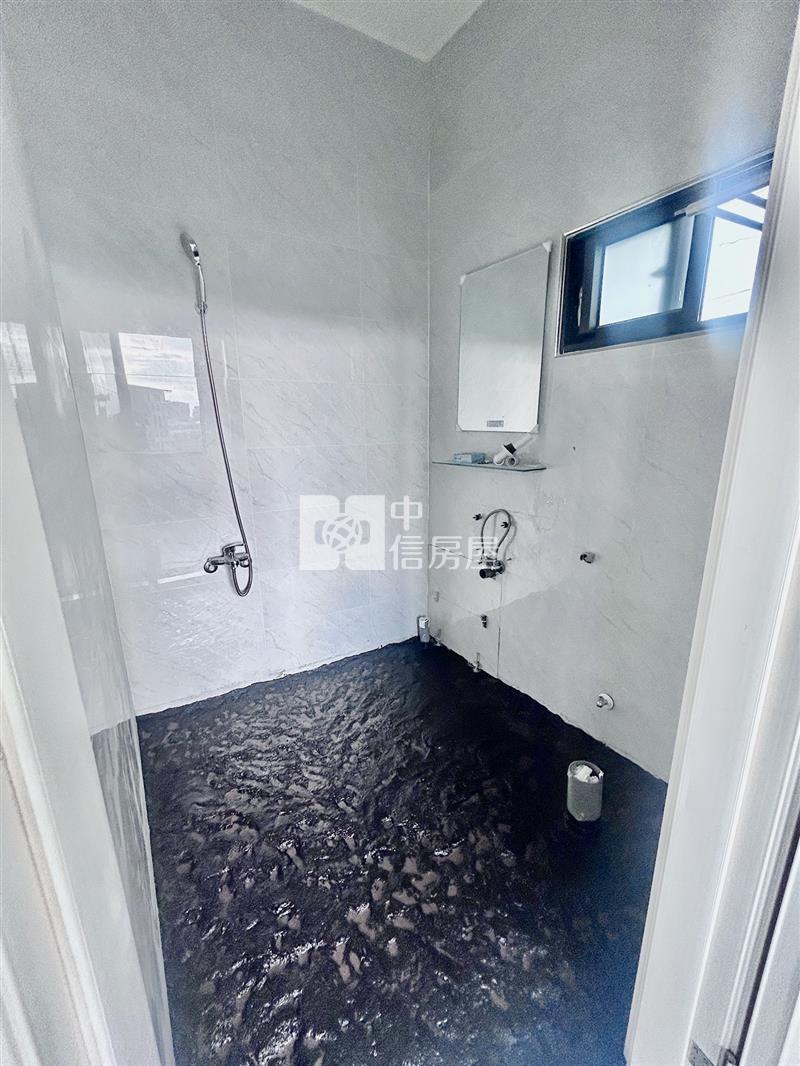 814三角窗店面房屋室內格局與周邊環境