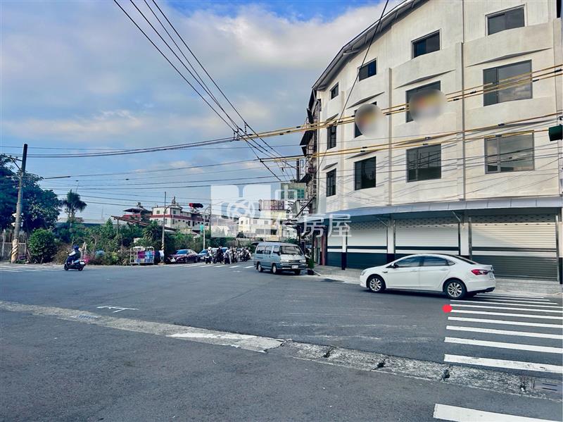 814三角窗店面房屋室內格局與周邊環境