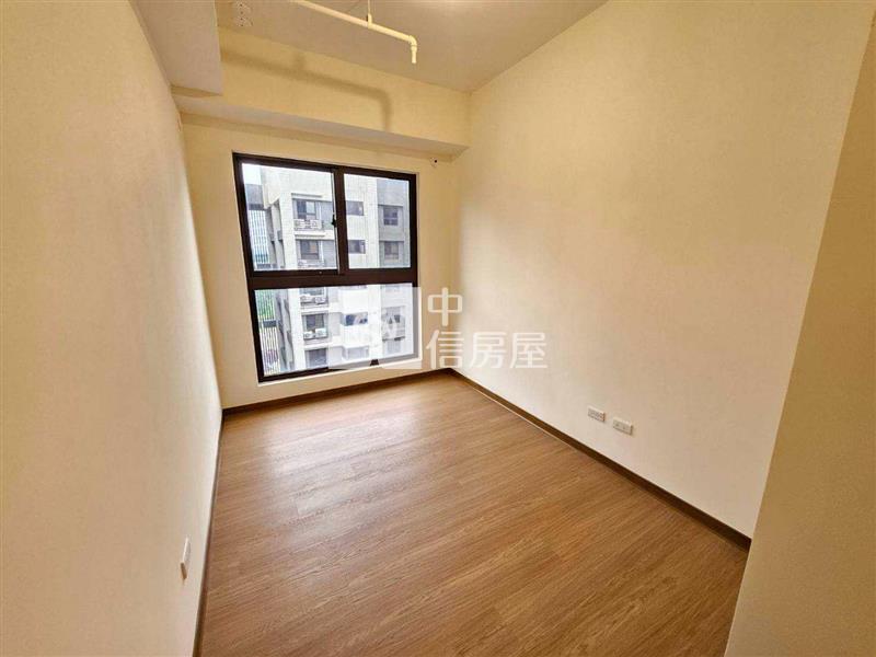 過嶺露臺景觀三房車房屋室內格局與周邊環境