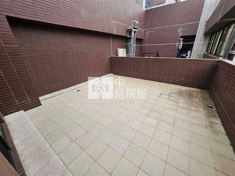 過嶺露臺景觀三房車房屋室內格局與周邊環境