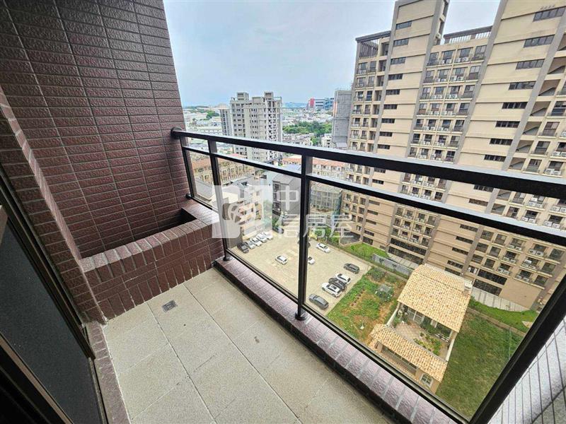 過嶺露臺景觀三房車房屋室內格局與周邊環境
