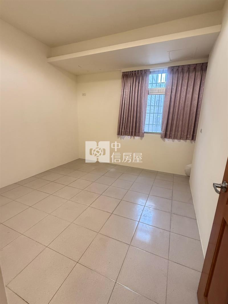 崙坪一路透天房屋室內格局與周邊環境