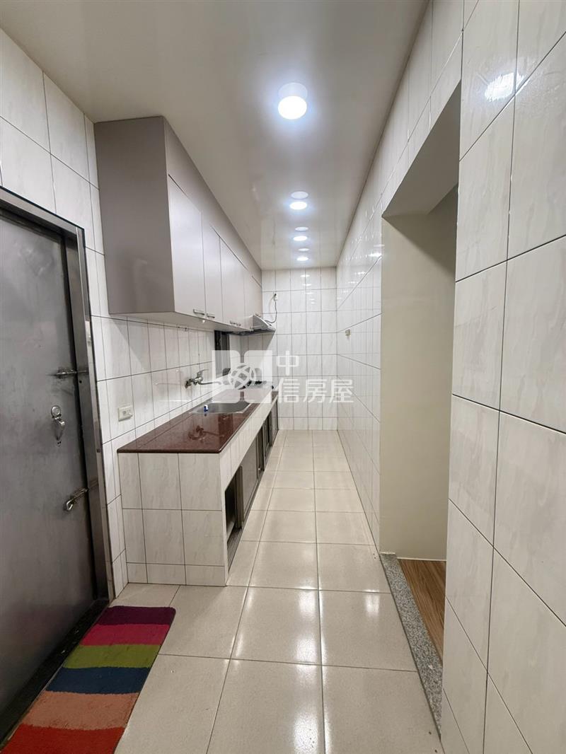 崙坪一路透天房屋室內格局與周邊環境