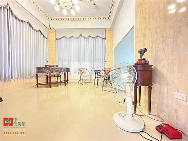 新港高檔裝潢大店面房屋室內格局與周邊環境