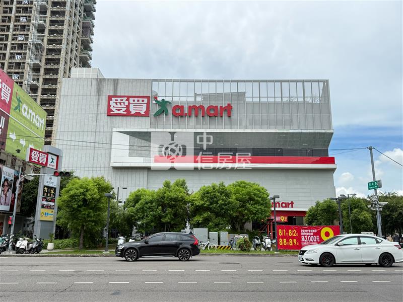 水湳愛買旁熱鬧收租透店房屋室內格局與周邊環境