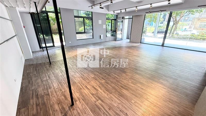 青埔A18曜建築方正大面寬店面房屋室內格局與周邊環境