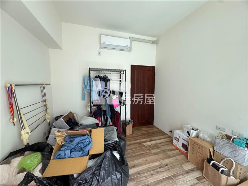 玉璽天下稀有露台雙房平車房屋室內格局與周邊環境
