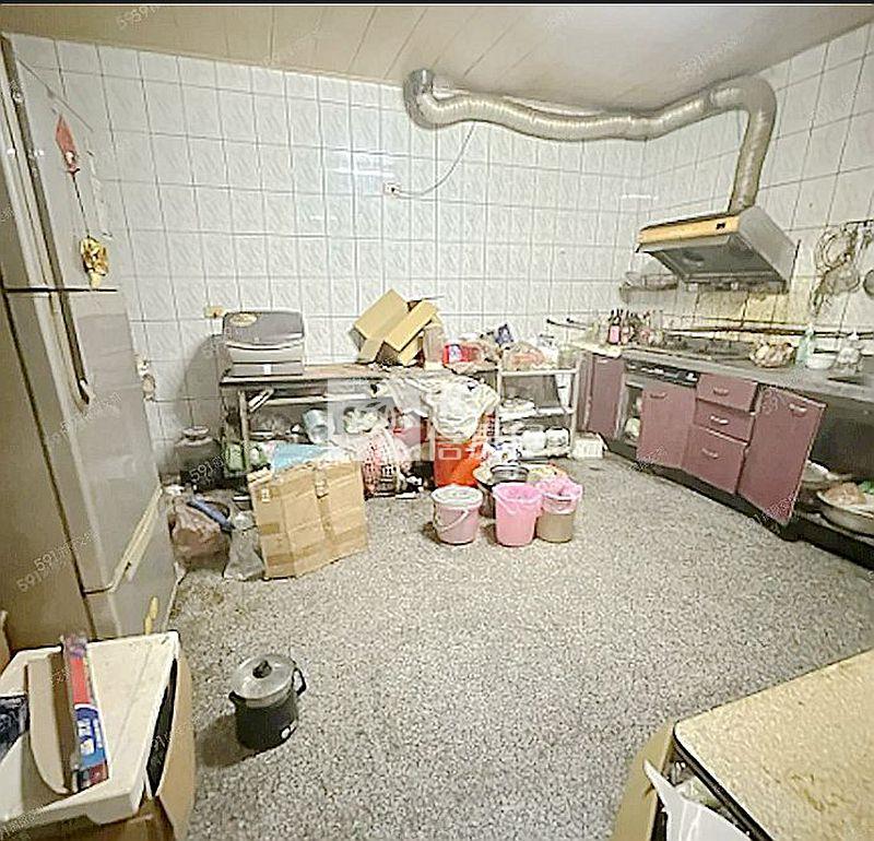 忠孝商圈郵局大地坪透店房屋室內格局與周邊環境
