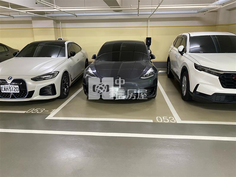 工學園道輕屋齡精裝三房平車超美視野戶房屋室內格局與周邊環境
