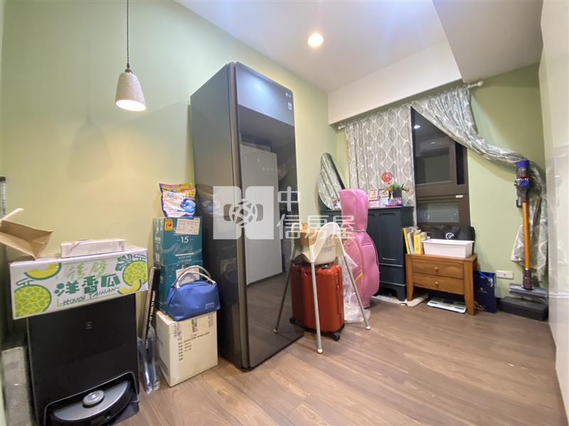 工學園道輕屋齡精裝三房平車超美視野戶房屋室內格局與周邊環境