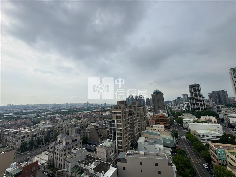 七期全新V市政三房平車視野戶房屋室內格局與周邊環境