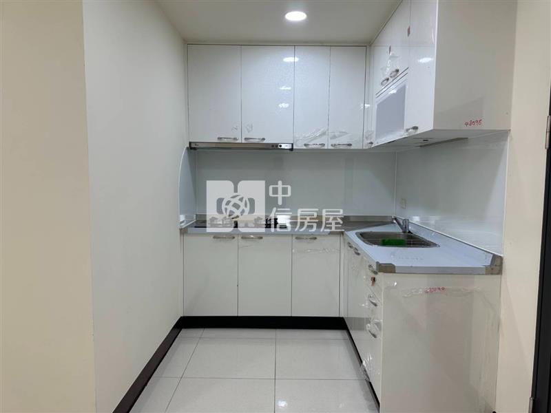 忠貞/龍宮街翻新庭院停車透天房屋室內格局與周邊環境