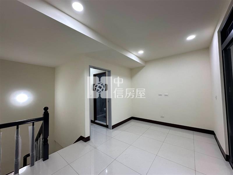 忠貞/龍宮街翻新庭院停車透天房屋室內格局與周邊環境