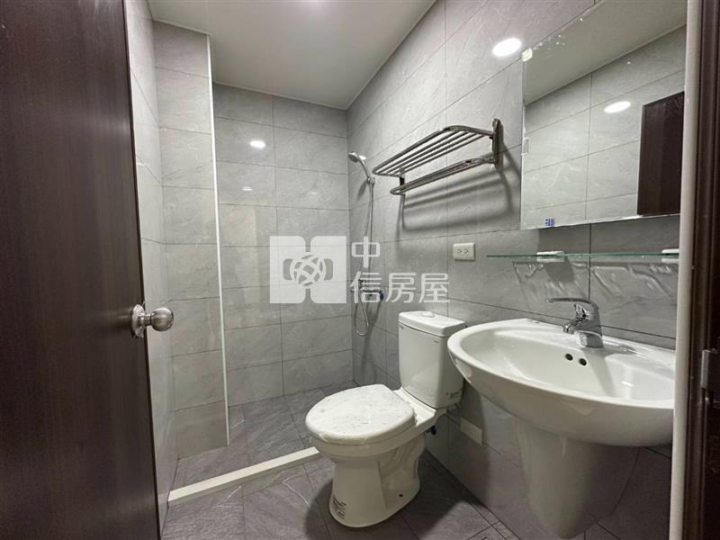 忠貞/龍宮街翻新庭院停車透天房屋室內格局與周邊環境