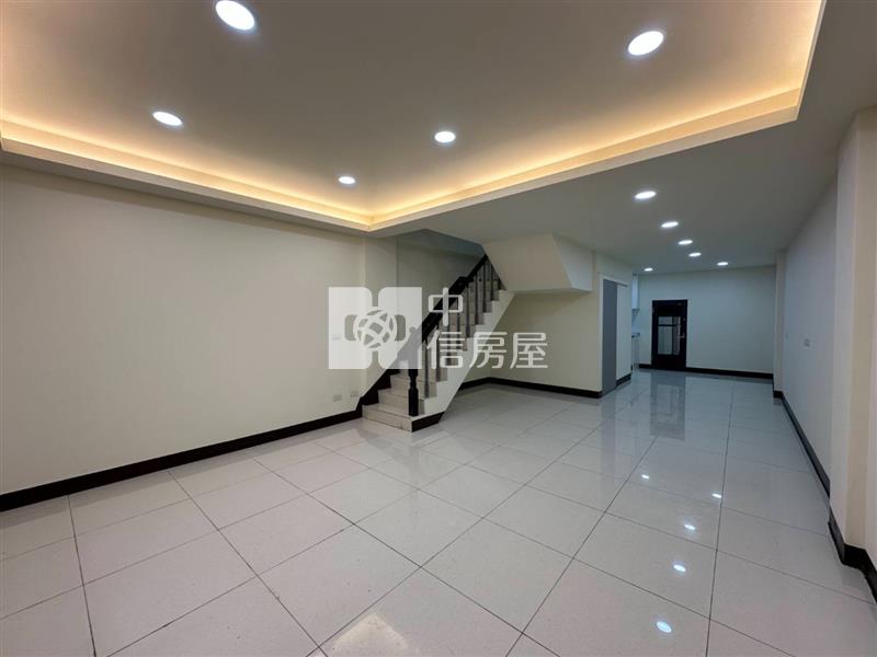 忠貞/龍宮街翻新庭院停車透天房屋室內格局與周邊環境