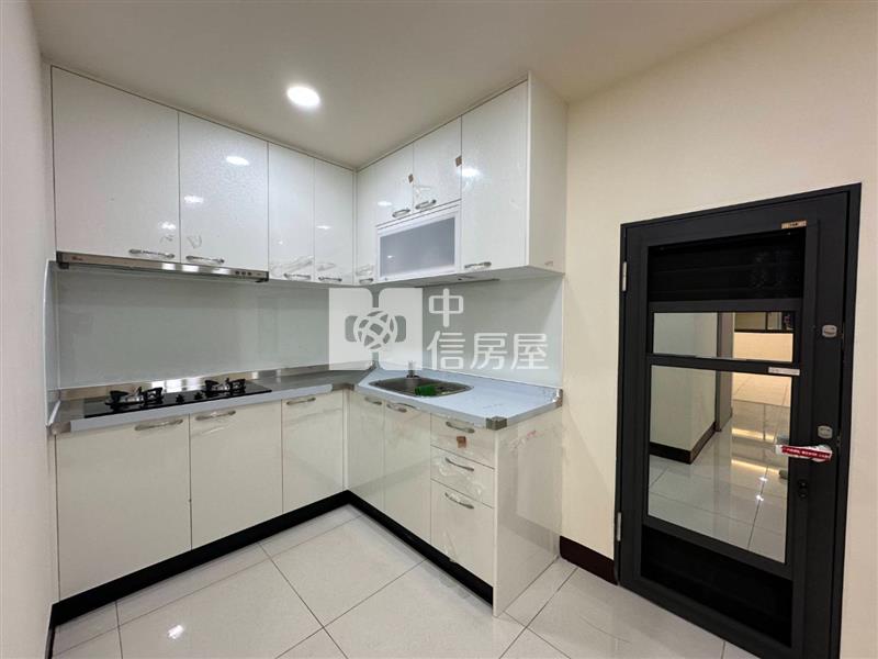 忠貞/龍宮街翻新庭院停車透天房屋室內格局與周邊環境