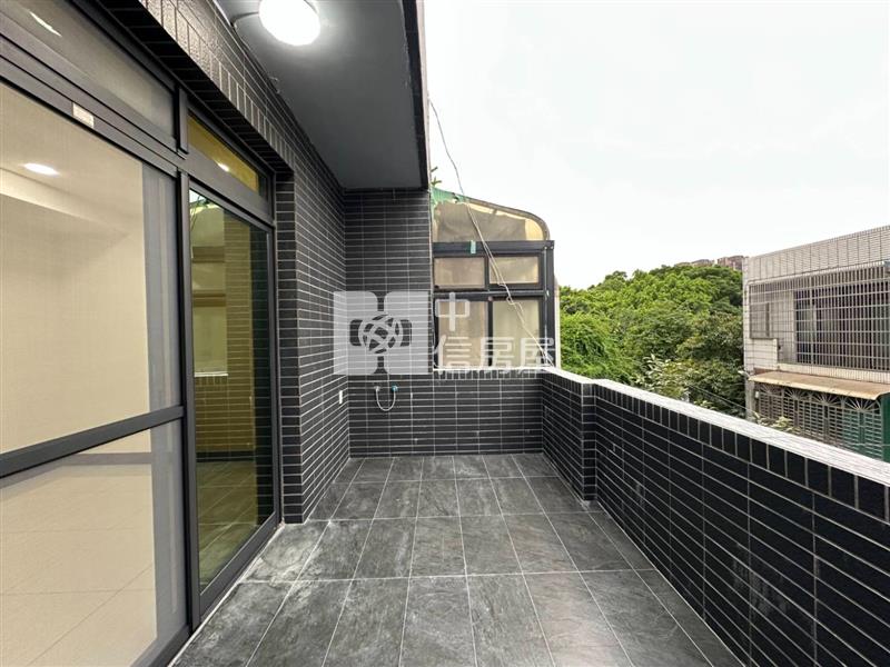 忠貞/龍宮街翻新庭院停車透天房屋室內格局與周邊環境