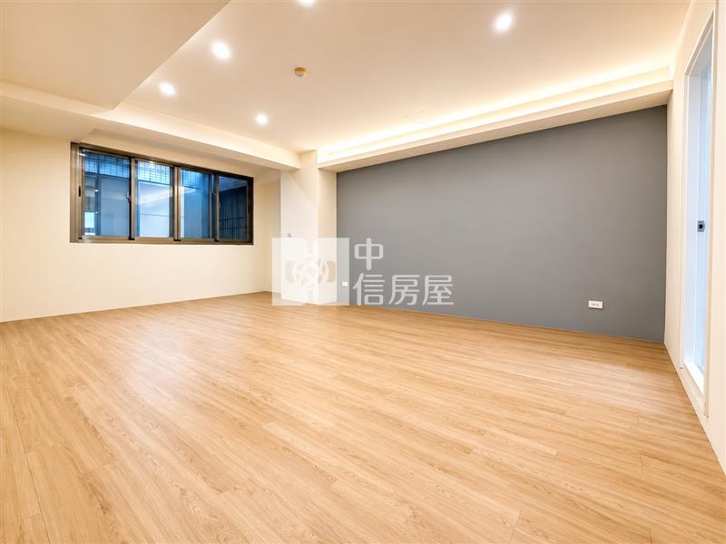 巨城4+1房室內49坪+車位房屋室內格局與周邊環境