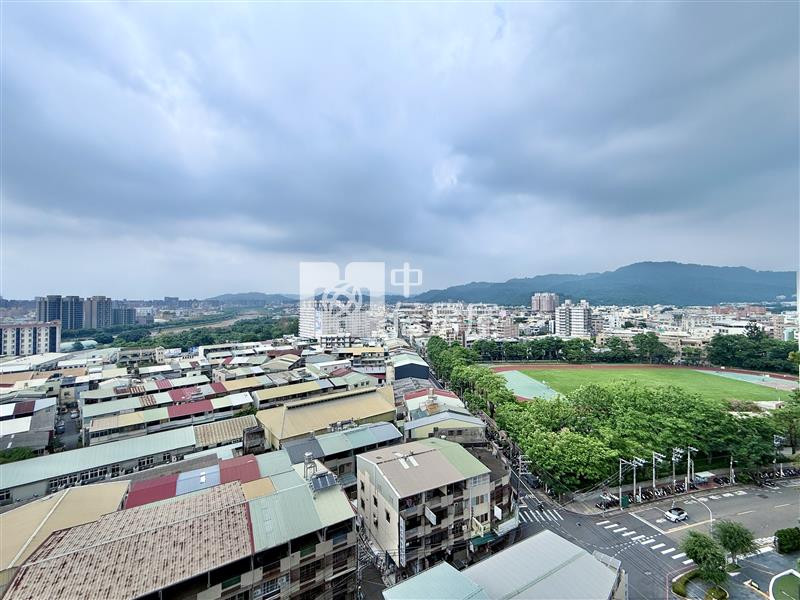 太平中興星巴克旁低總價|屋況佳大二房房屋室內格局與周邊環境