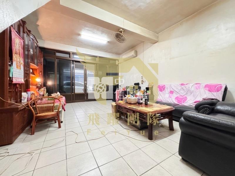 文化國小|臨八米路|坐北朝南|活巷透天房屋室內格局與周邊環境