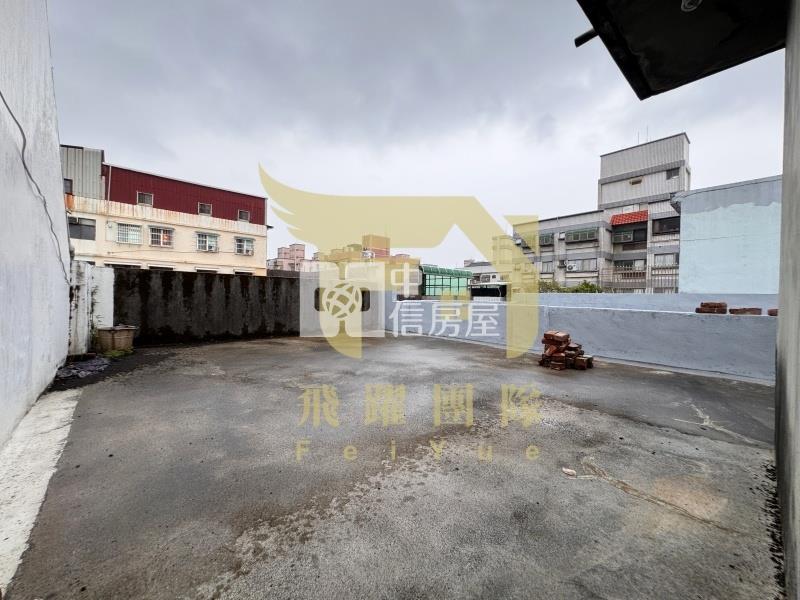 文化國小|臨八米路|坐北朝南|活巷透天房屋室內格局與周邊環境