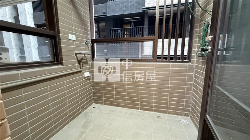 專任-青埔A18高鐵站前亞昕喜徠登1+1房房屋室內格局與周邊環境