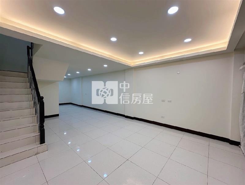 忠貞市場龍宮街翻新透天房屋室內格局與周邊環境