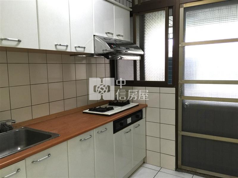 台中火車站旁1房1廳美廈房屋室內格局與周邊環境