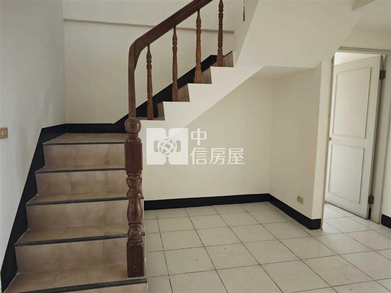 專-育達挑高豪宅雙主臥大四房車房屋室內格局與周邊環境