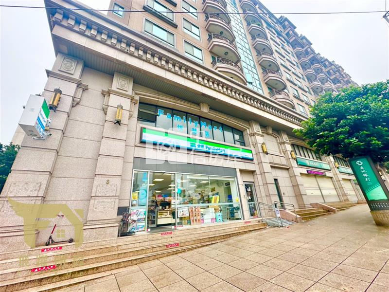 平鎮家樂福旁絕美景觀大三房車房屋室內格局與周邊環境