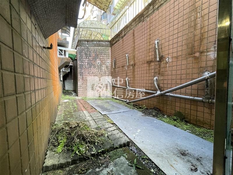 近長庚商圈｜稀有庭院宅・無障礙友善・大平面車位房屋室內格局與周邊環境