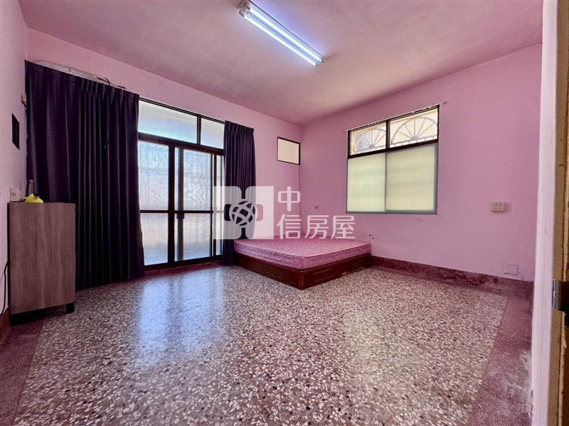 草屯完整學區邊間透天房屋室內格局與周邊環境