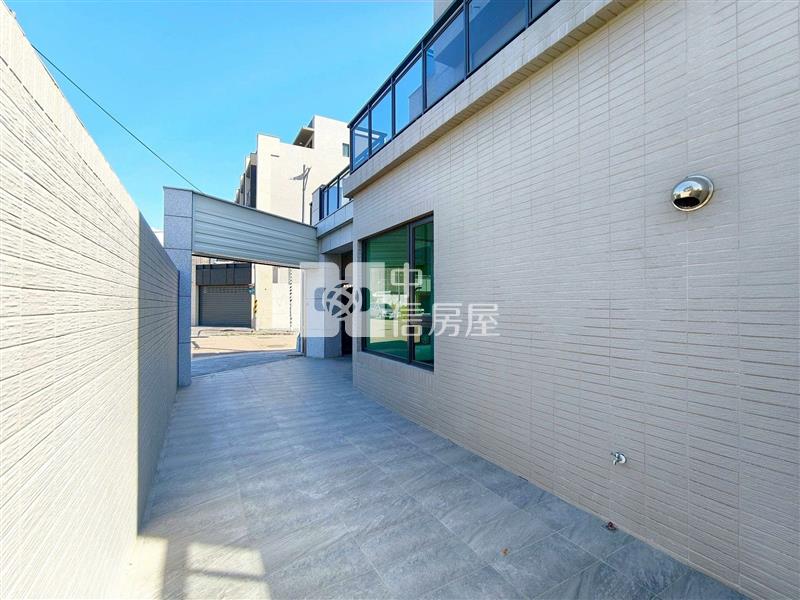 正14期全新臨路角間電梯別墅(專)房屋室內格局與周邊環境