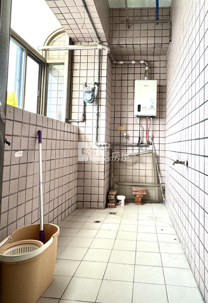 內壢後站電梯4房+平車房屋室內格局與周邊環境