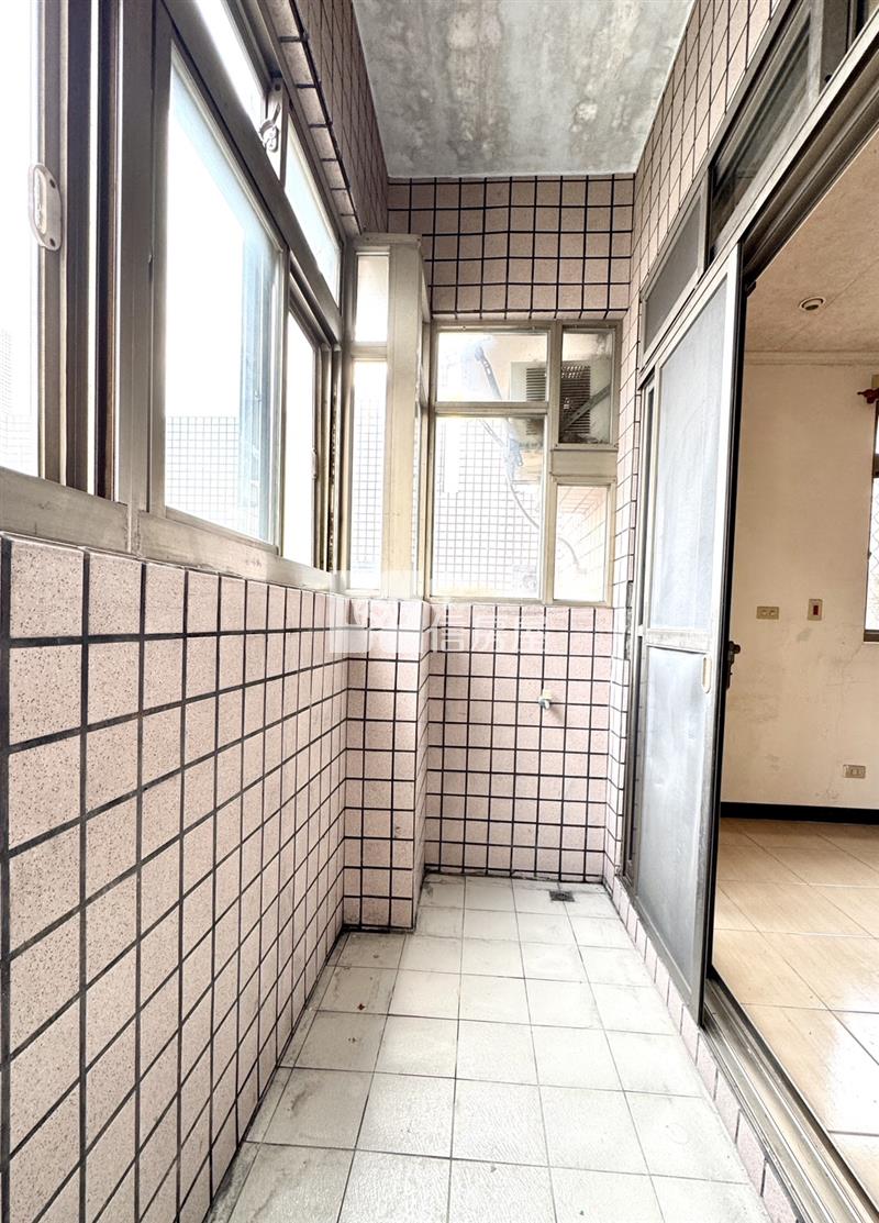 內壢後站電梯4房+平車房屋室內格局與周邊環境