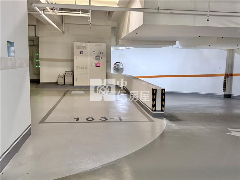 十五期新市政｜輕屋齡北歐風三房露台戶+B1平車房屋室內格局與周邊環境