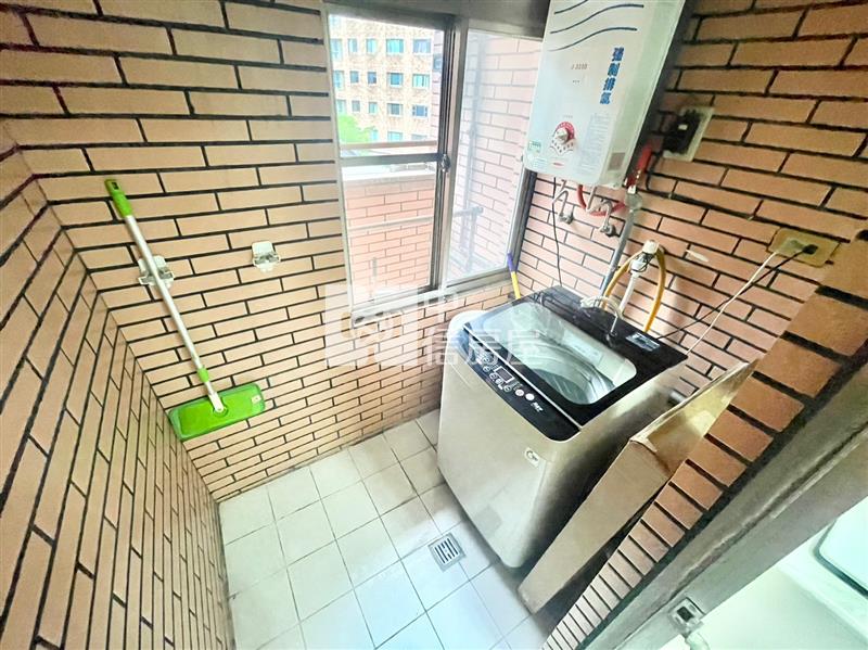 摩天芳鄰房屋室內格局與周邊環境