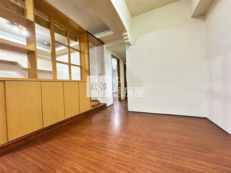 【豪陽名邸】五期東興商圈 寧靜2+1房平車房屋室內格局與周邊環境